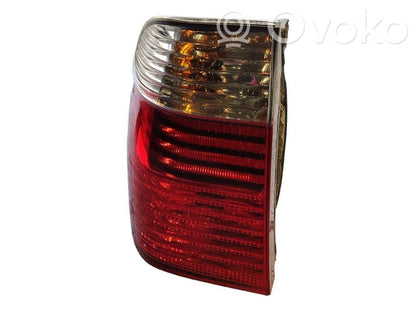 Aizmugurējais lukturis virsbūvē