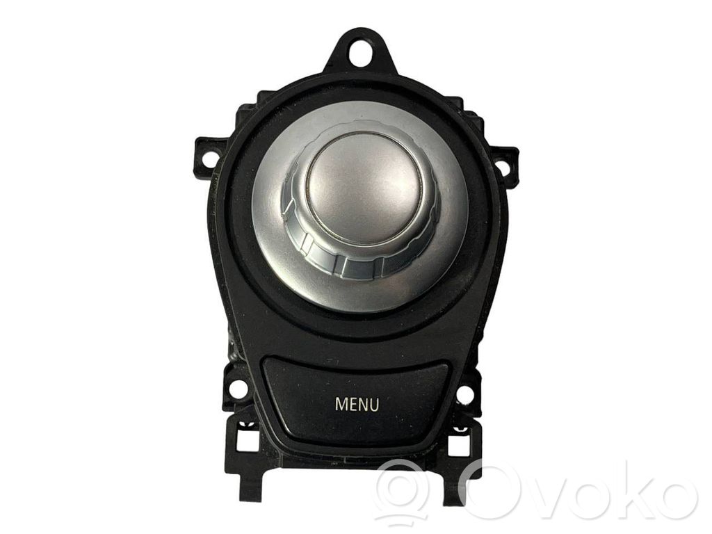 Multimediju kontrolieris