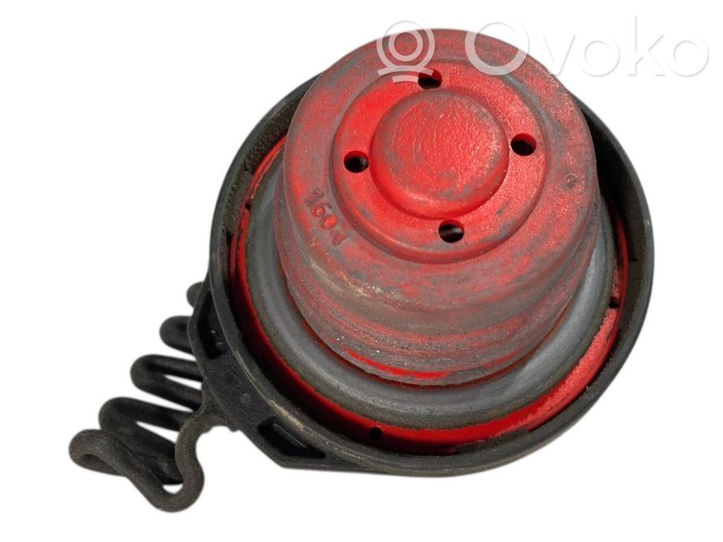 Aizskrūvējams degvielas tvertnes vāciņš