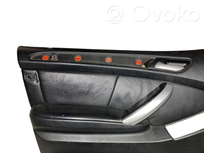 Priekšējo durvju apdare