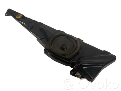 Динамик(и) в передней двери