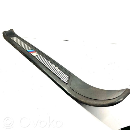 Priekšējā sliekšņa dekoratīvā apdare (iekšējā)