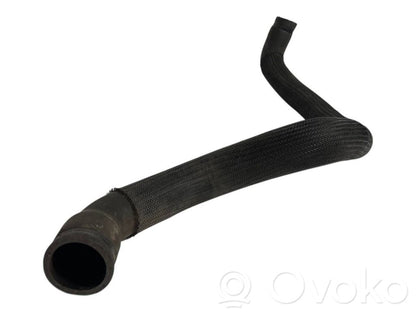 Caurulīte (-es) / šļūtene (-es)