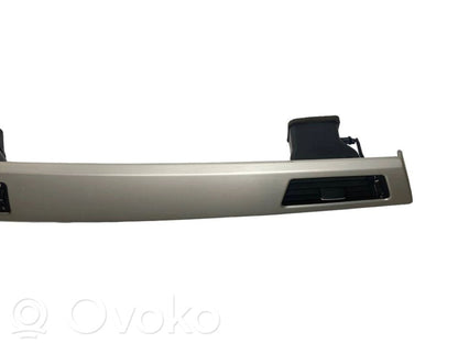 Paneļa dekoratīvās apdares vairogs (centrālais)