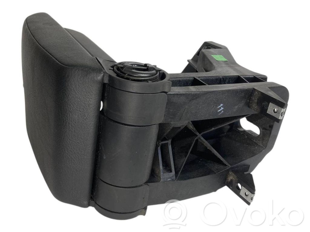 Подлокотник