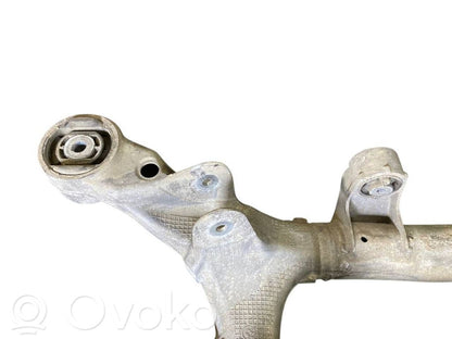 Pusrāmis aizmugurējais / priekšējais