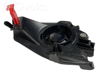 Skaļrunis (-i) priekšējās durvīs