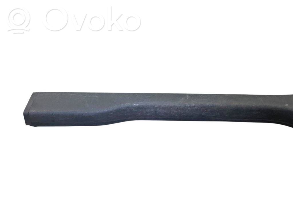 Priekšējā sliekšņa dekoratīvā apdare (iekšējā)
