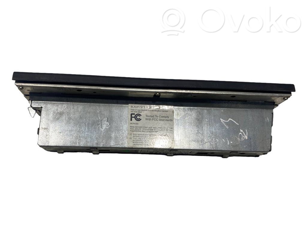 Radio / CD/DVD atskaņotājs / navigācija