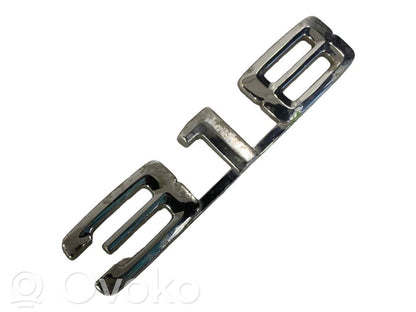 Manufacturer's plate / model letters