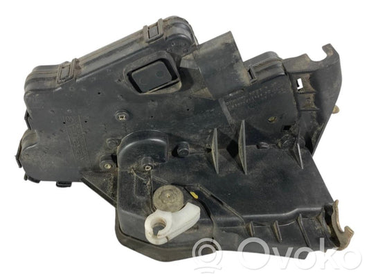 Aizmugurē slēdzene