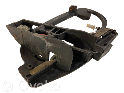 Aizmugurē turētājs / kronšteins ārējam atvēršanas rokturim