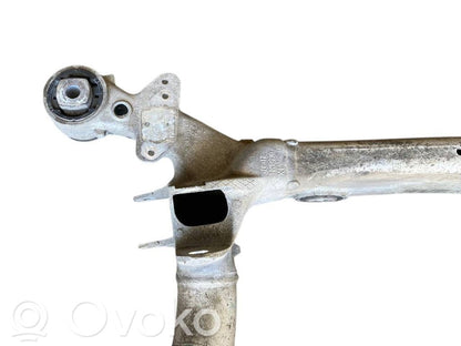 Pusrāmis aizmugurējais / priekšējais