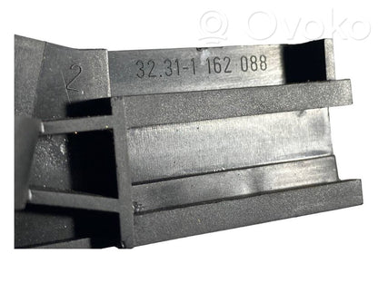 Steering axle trim