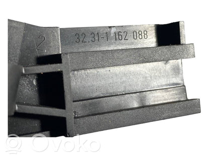 Stūres ass dekoratīvā apdare