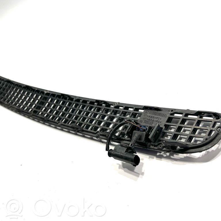 Декоративная решетка капота