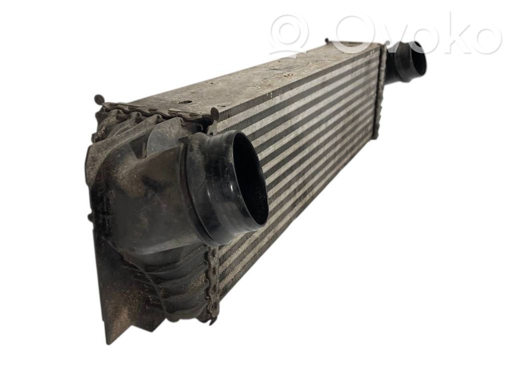 Starpdzesētāja radiators