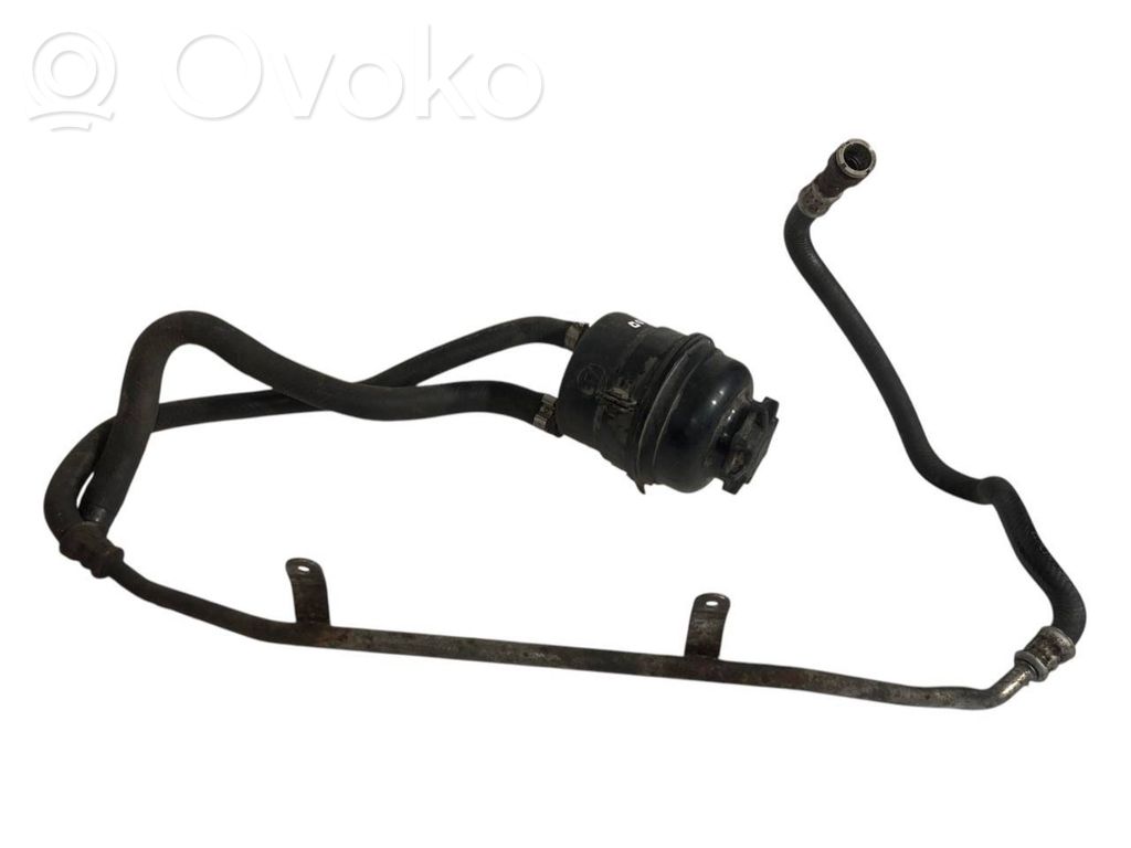 Stūres pastiprinātāja šķidruma tvertne