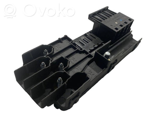 Positive wire connection assembly