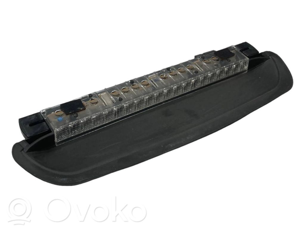 Papildu bremžu signāla lukturis