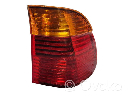 Aizmugurējais lukturis virsbūvē