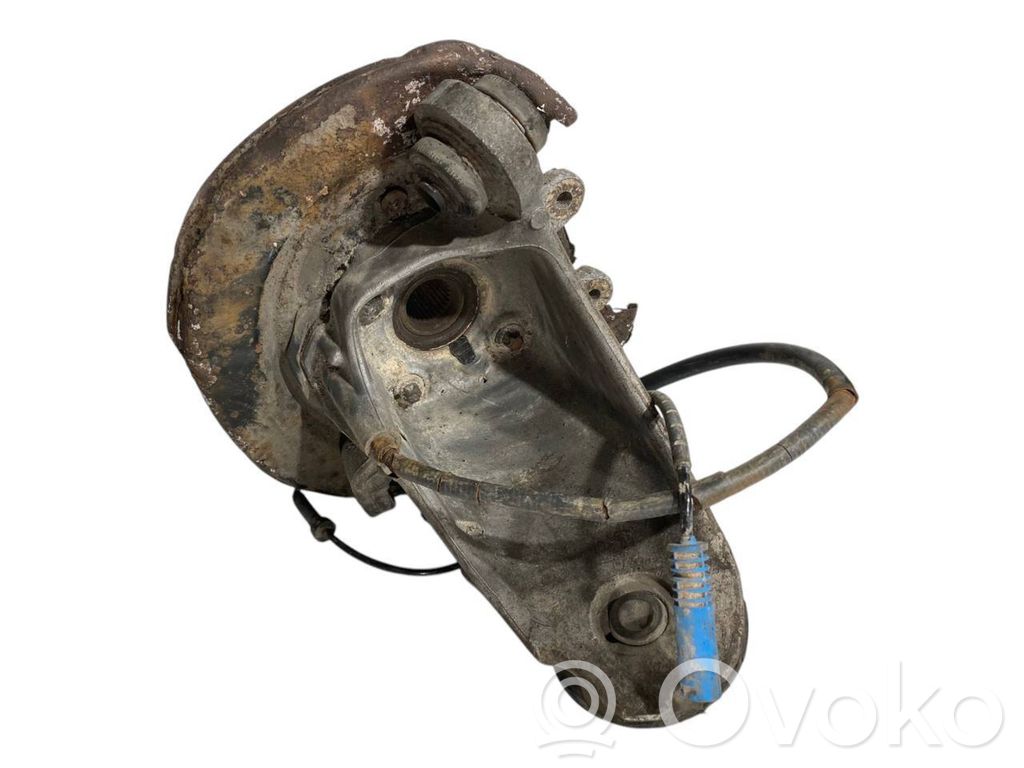 Aizmugurē riteņa rumbas vārpstas šarnīrs (stupica, capfa)