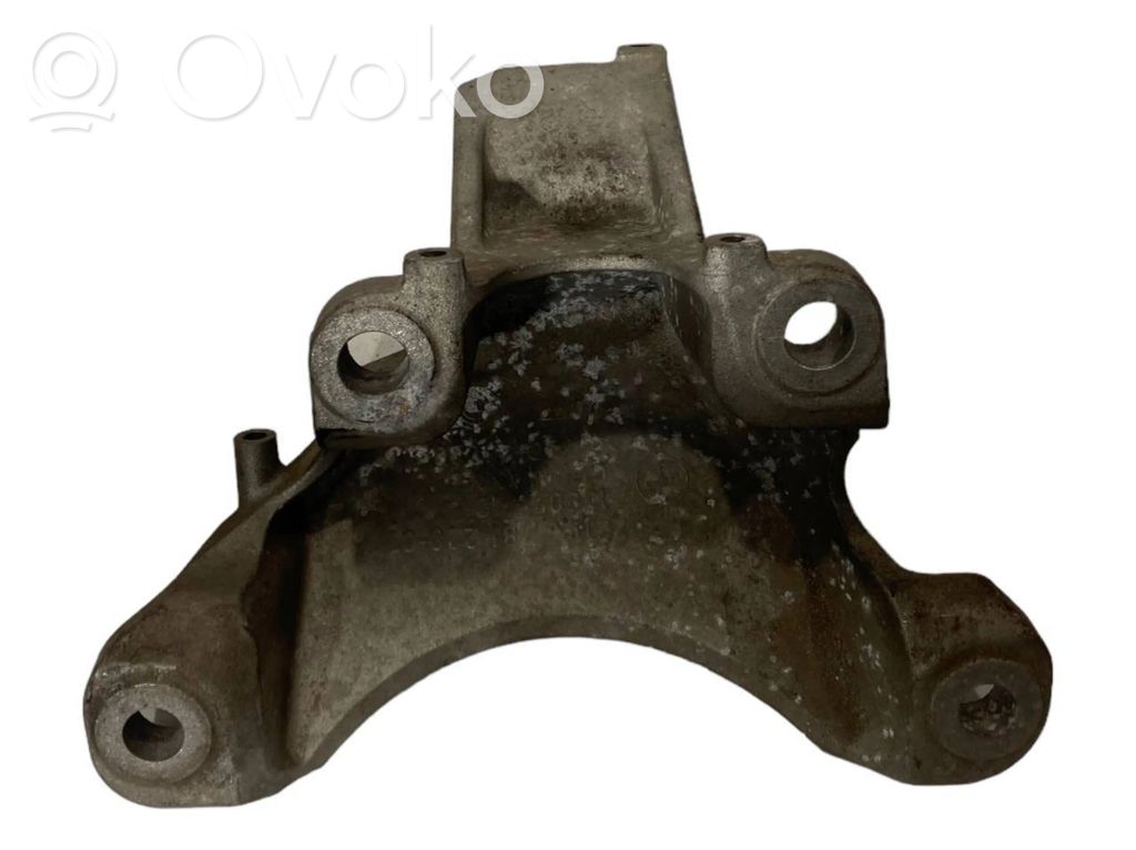 Dzinēja nostiprināšanas stiprinājums-kronšteins