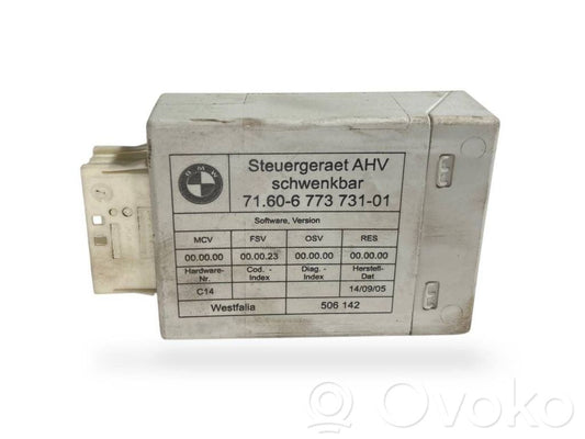 Piekabes āķa vadības bloks