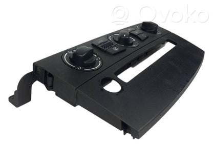 Gaisa kondicioniera / klimata kontroles / salona apsildes vadības bloks (salonā)