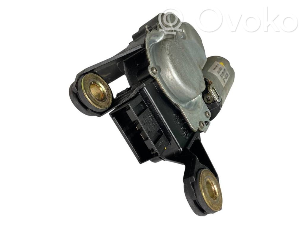 Aizmugurējā loga tīrītāja motoriņš