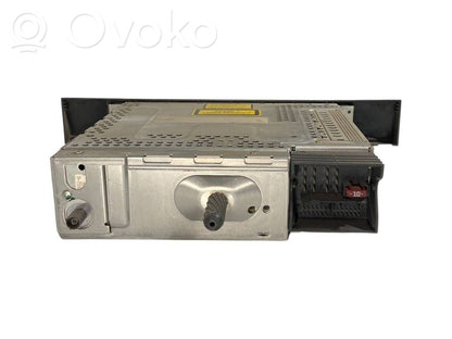 Radio / CD/DVD atskaņotājs / navigācija