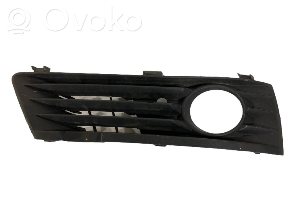 Декоративная решетка противотуманных фар