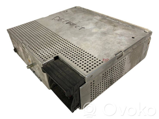 Radio / CD/DVD atskaņotājs / navigācija