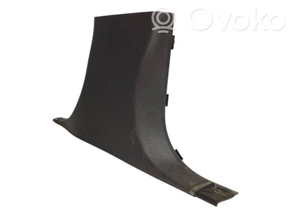 (B) statņa dekoratīvā apdare (apakšdaļa)