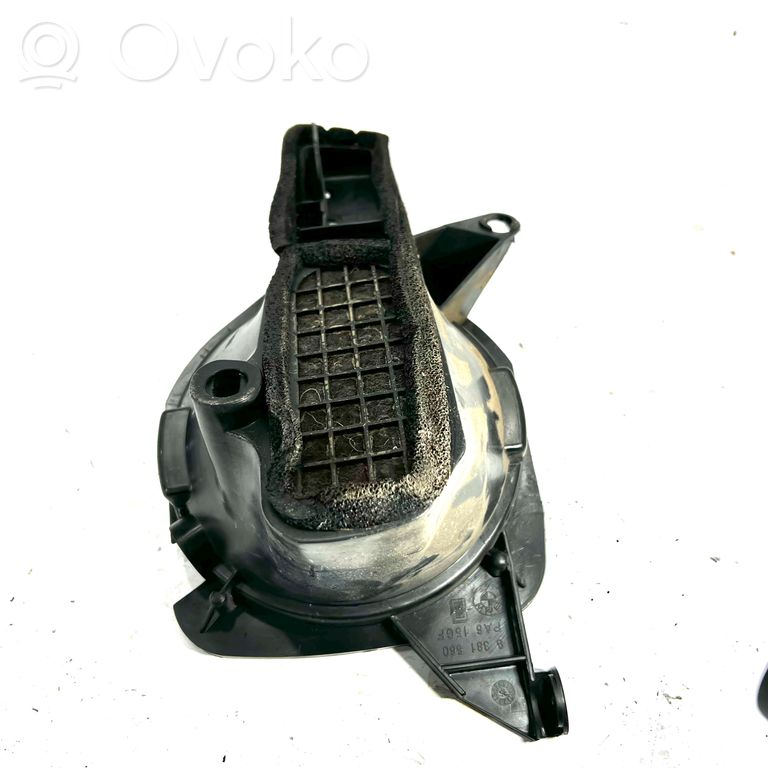 Speaker(s) in the rear window