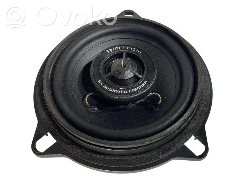 Skaļrunis (-i) priekšējās durvīs