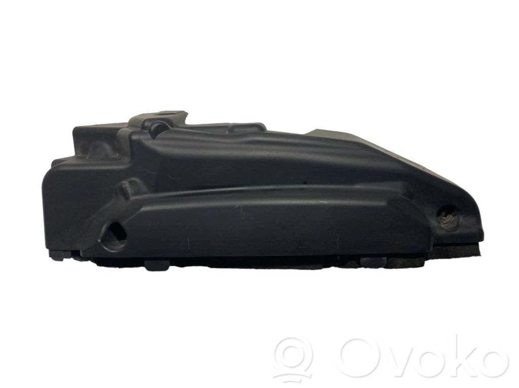 Engine cover (decorative trim)