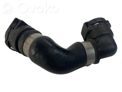 Caurulīte (-es) / šļūtene (-es)