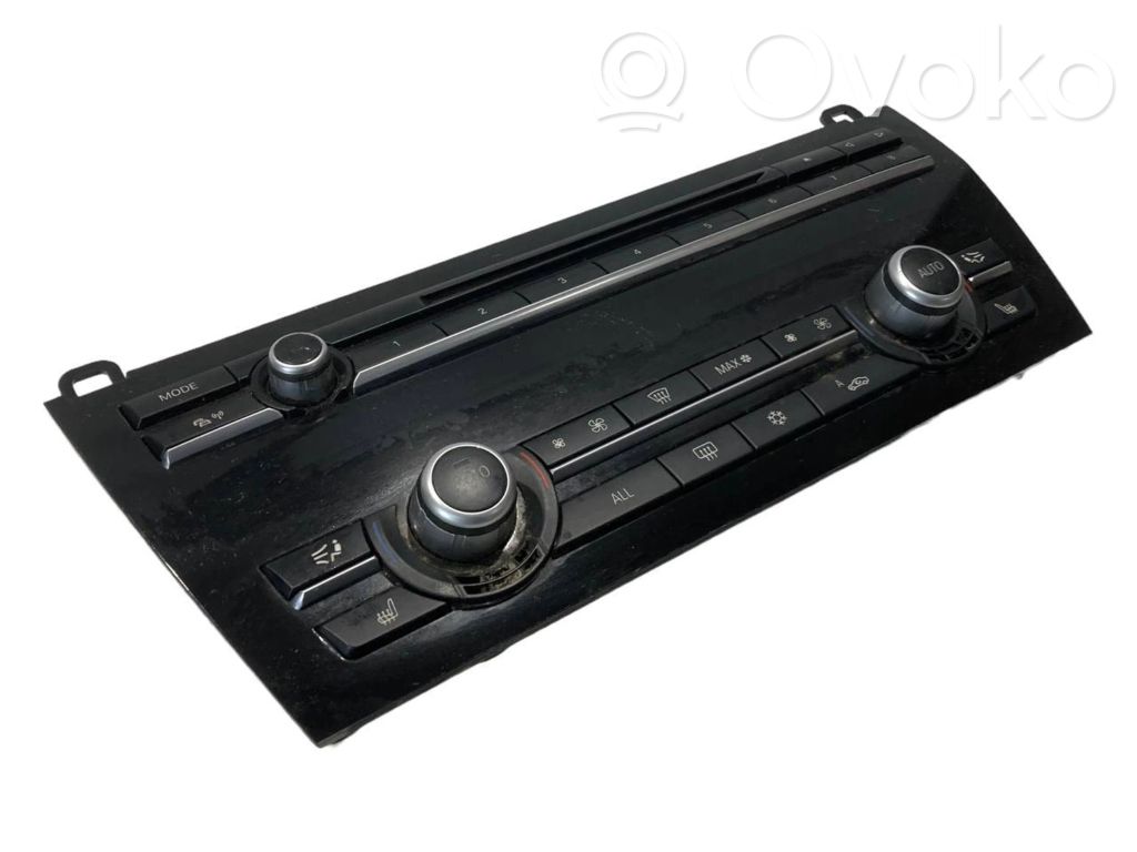 Air conditioning / climate control / interior heating control unit (in the passenger compartment)