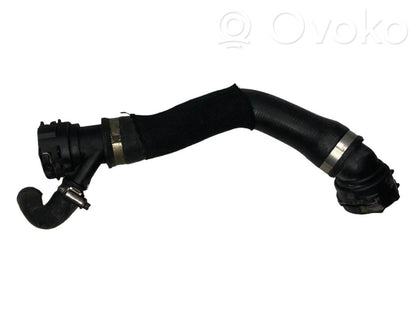 Caurulīte (-es) / šļūtene (-es)