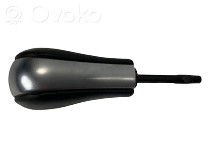 Ātrumu pārslēgšanas sviras dekoratīvā apdare (āda, uzgalis)