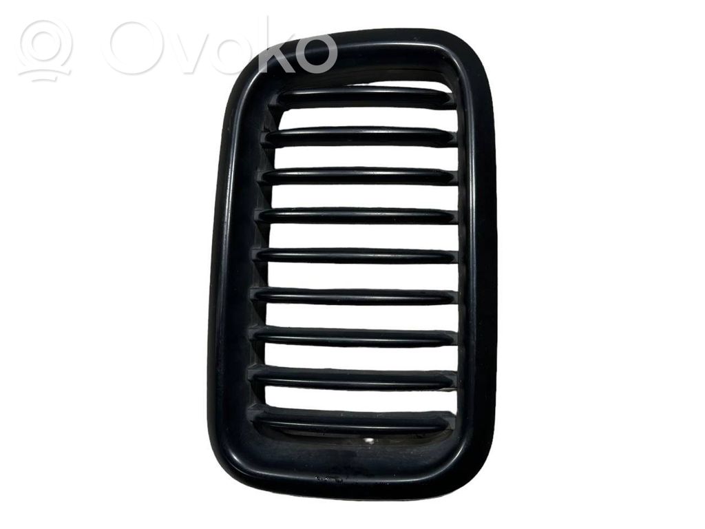 Apakšējais režģis (trīsdaļīgs)