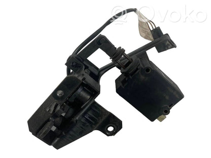 Slēdzene aizmugurējam logam