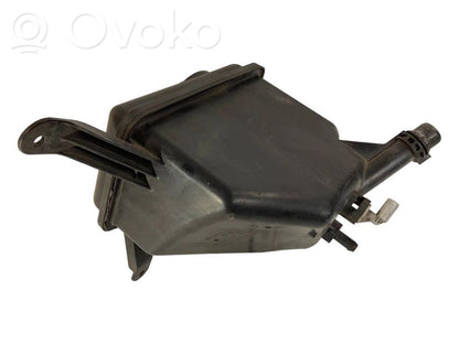 Dzesēšanas šķidruma izplešanās tvertne