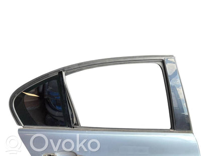 Aizmugurējās durvis