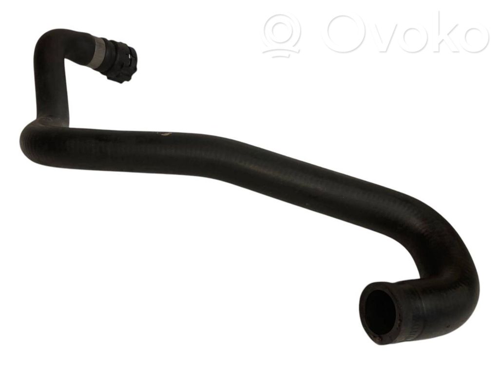 Caurulīte (-es) / šļūtene (-es)