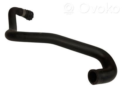 Caurulīte (-es) / šļūtene (-es)