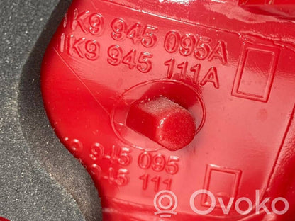 Aizmugurējais lukturis virsbūvē