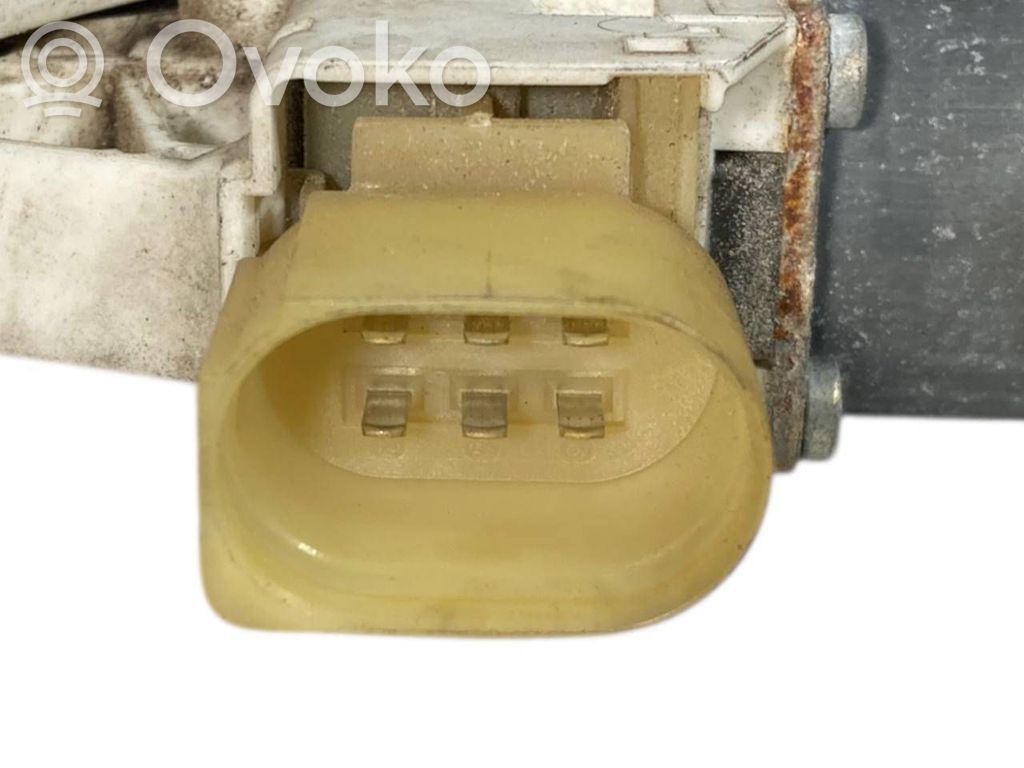 Priekšpusē elektriskā loga pacelšanas mehānisma komplekts