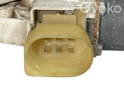 Priekšpusē elektriskā loga pacelšanas mehānisma komplekts